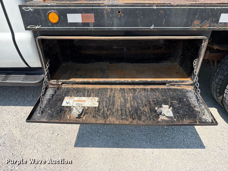 image for item FN2546 2012 Ford F550 Super Duty flatbed truck