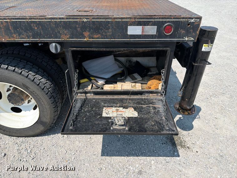 image for item FN2546 2012 Ford F550 Super Duty flatbed truck