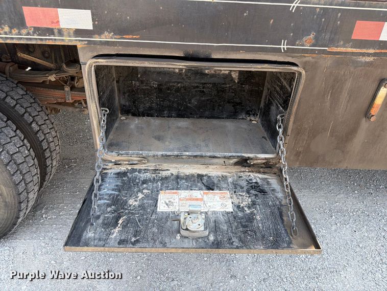 image for item FN2546 2012 Ford F550 Super Duty flatbed truck