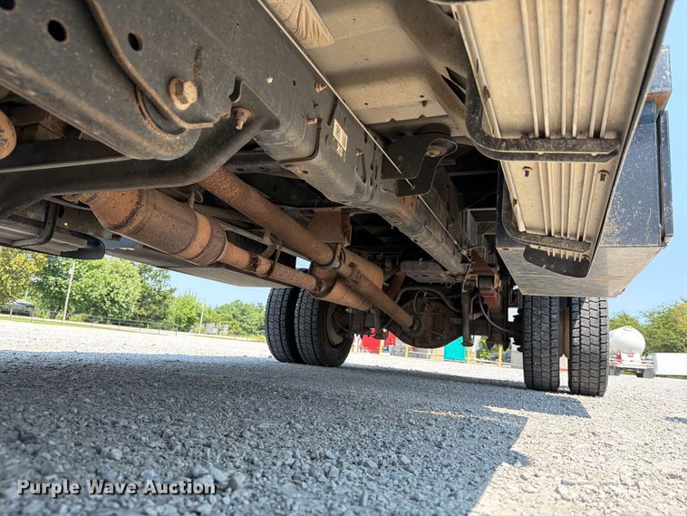 image for item FN2546 2012 Ford F550 Super Duty flatbed truck