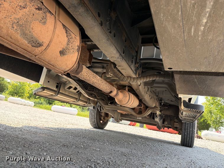 image for item FN2546 2012 Ford F550 Super Duty flatbed truck