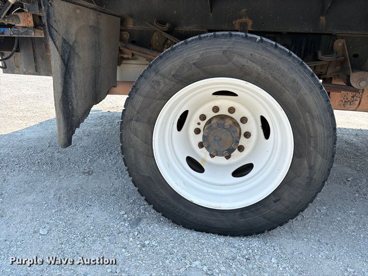 image for item FN2546 2012 Ford F550 Super Duty flatbed truck