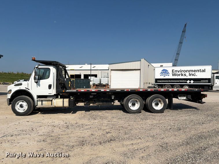 image for item FN5781 2012 Freightliner Business Class M2 106 rollback truck