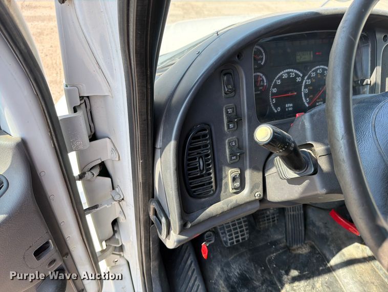 image for item FN5781 2012 Freightliner Business Class M2 106 rollback truck