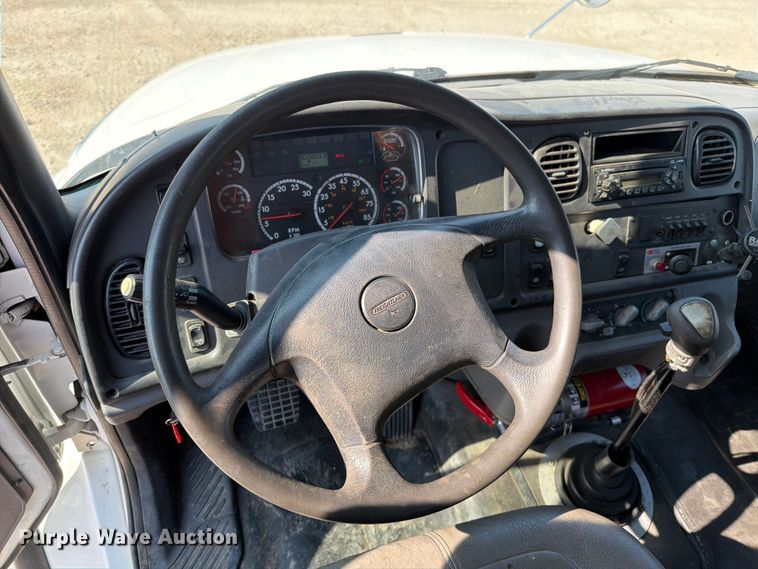 image for item FN5781 2012 Freightliner Business Class M2 106 rollback truck