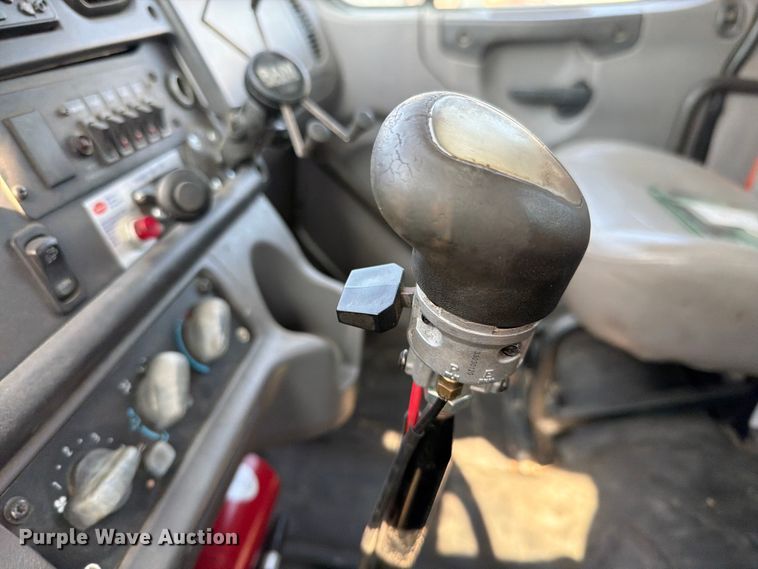image for item FN5781 2012 Freightliner Business Class M2 106 rollback truck