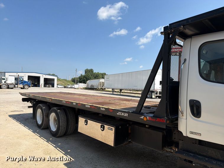 image for item FN5785 2012 Freightliner Business Class M2 106 rollback truck