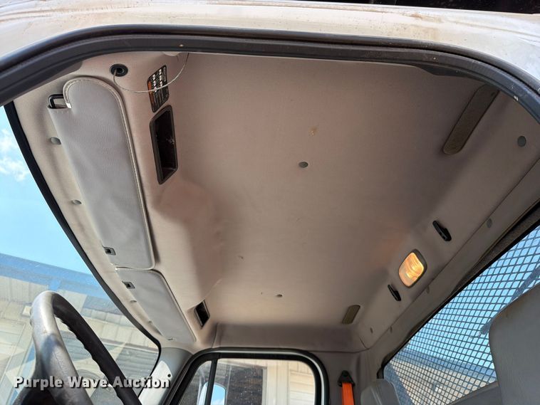 image for item FN5785 2012 Freightliner Business Class M2 106 rollback truck