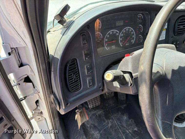 image for item FN5785 2012 Freightliner Business Class M2 106 rollback truck