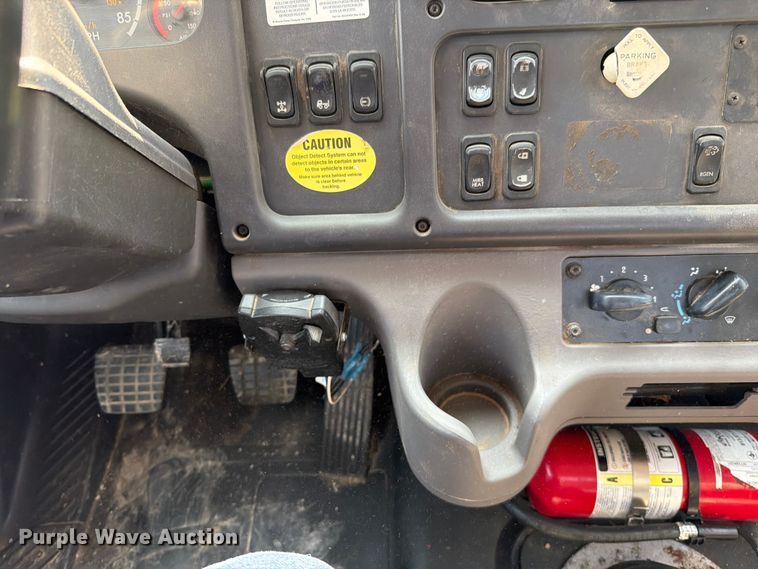 image for item FN5785 2012 Freightliner Business Class M2 106 rollback truck