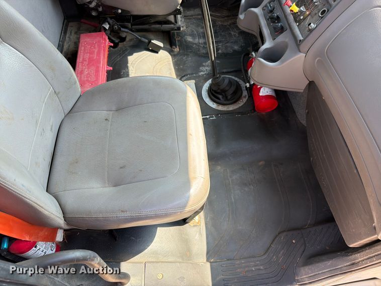 image for item FN5785 2012 Freightliner Business Class M2 106 rollback truck