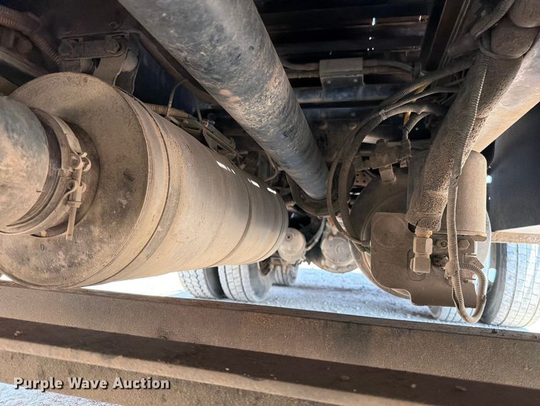 image for item FN5785 2012 Freightliner Business Class M2 106 rollback truck