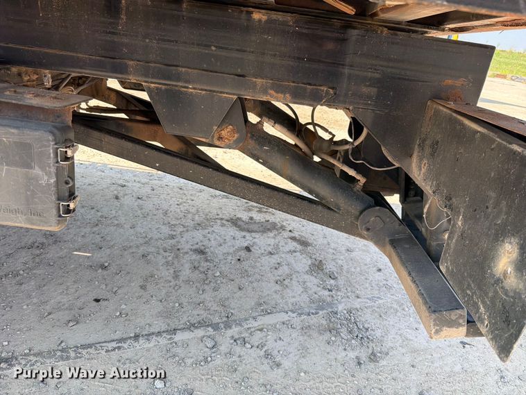 image for item FN5785 2012 Freightliner Business Class M2 106 rollback truck