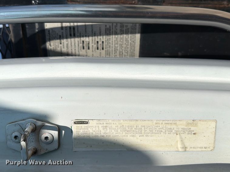 image for item FN5785 2012 Freightliner Business Class M2 106 rollback truck