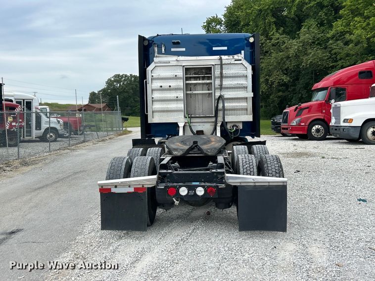 image for item FT6111 2019 Kenworth T680 semi truck