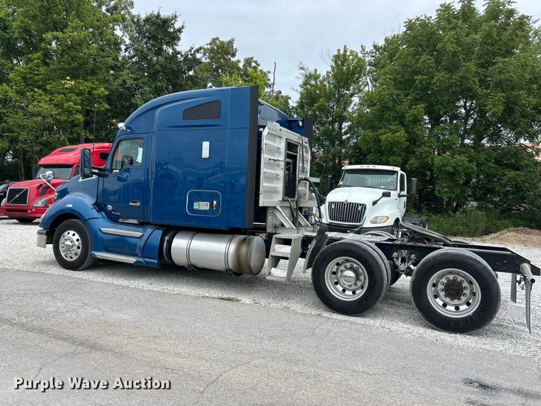 image for item FT6111 2019 Kenworth T680 semi truck