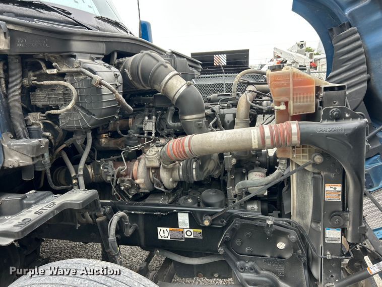 image for item FT6111 2019 Kenworth T680 semi truck