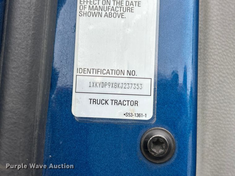 image for item FT6111 2019 Kenworth T680 semi truck
