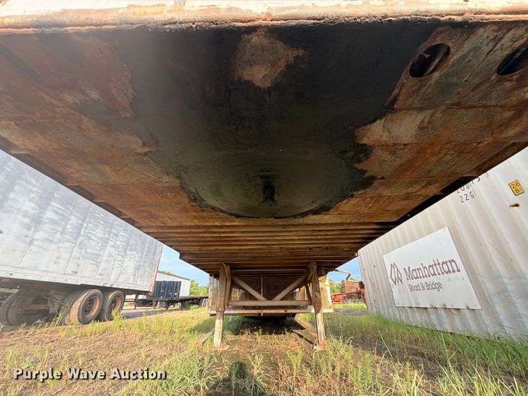 image for item FU1018 1981 Fruehauf FB-X-F-45LS dry van trailer