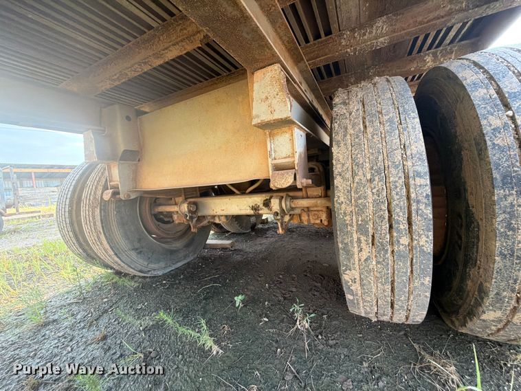 image for item FU1018 1981 Fruehauf FB-X-F-45LS dry van trailer