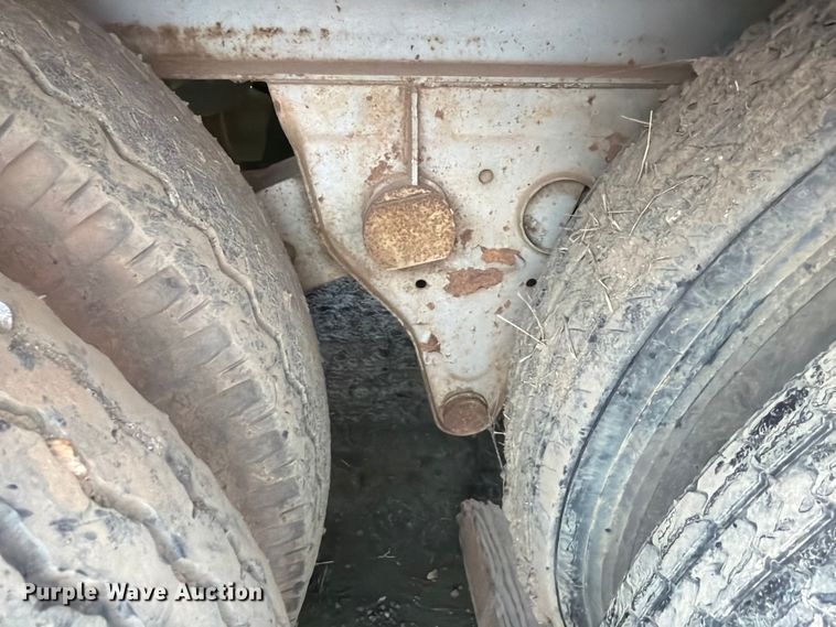 image for item FU1018 1981 Fruehauf FB-X-F-45LS dry van trailer