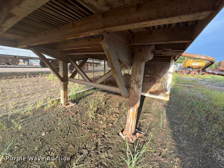 image for item FU1018 1981 Fruehauf FB-X-F-45LS dry van trailer