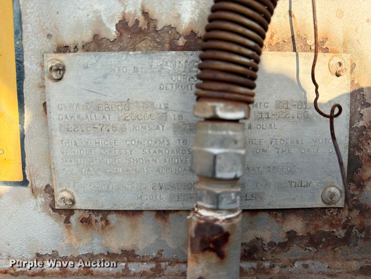 image for item FU1018 1981 Fruehauf FB-X-F-45LS dry van trailer