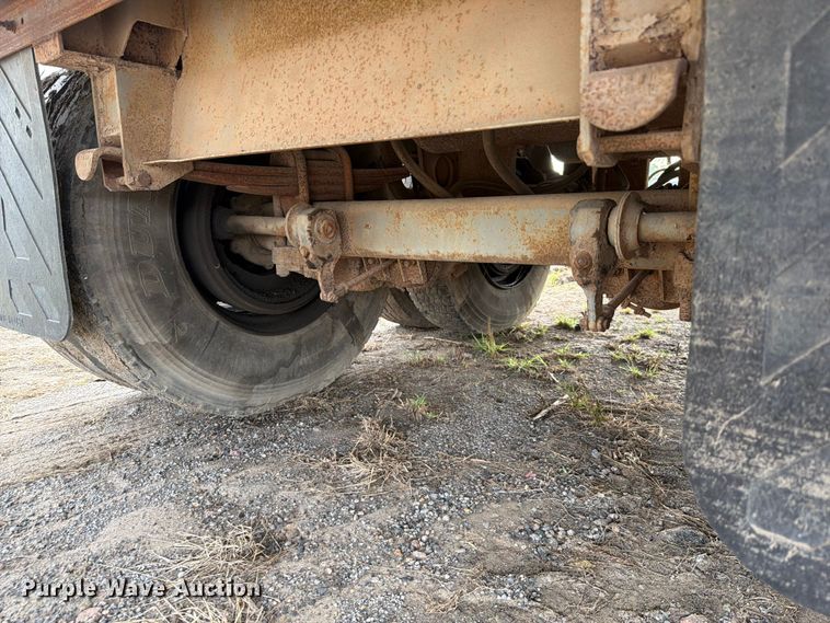 image for item FU1020 1980 Fruehauf dry van trailer