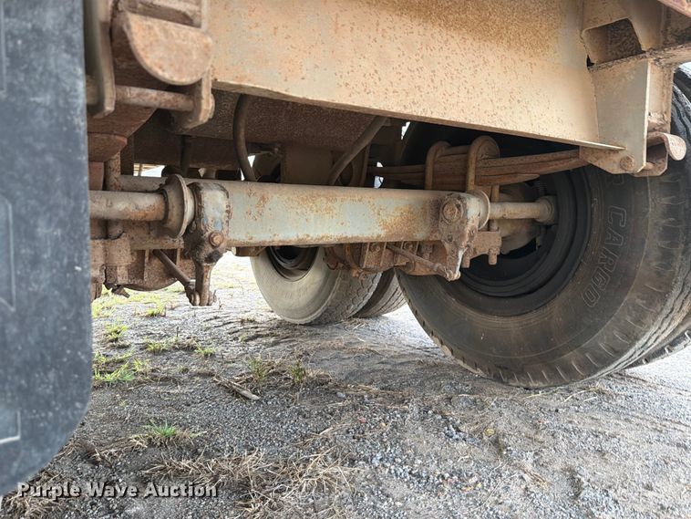 image for item FU1020 1980 Fruehauf dry van trailer