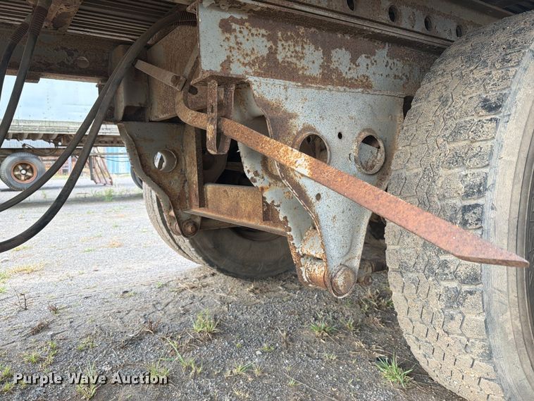 image for item FU1020 1980 Fruehauf dry van trailer