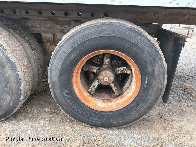 image for item FU1020 1980 Fruehauf dry van trailer