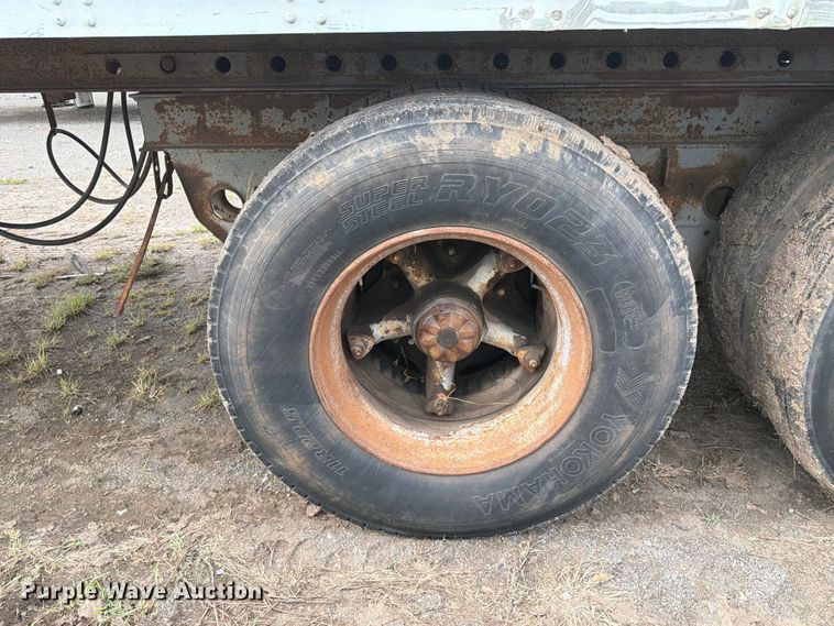image for item FU1020 1980 Fruehauf dry van trailer