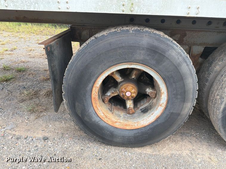image for item FU1020 1980 Fruehauf dry van trailer