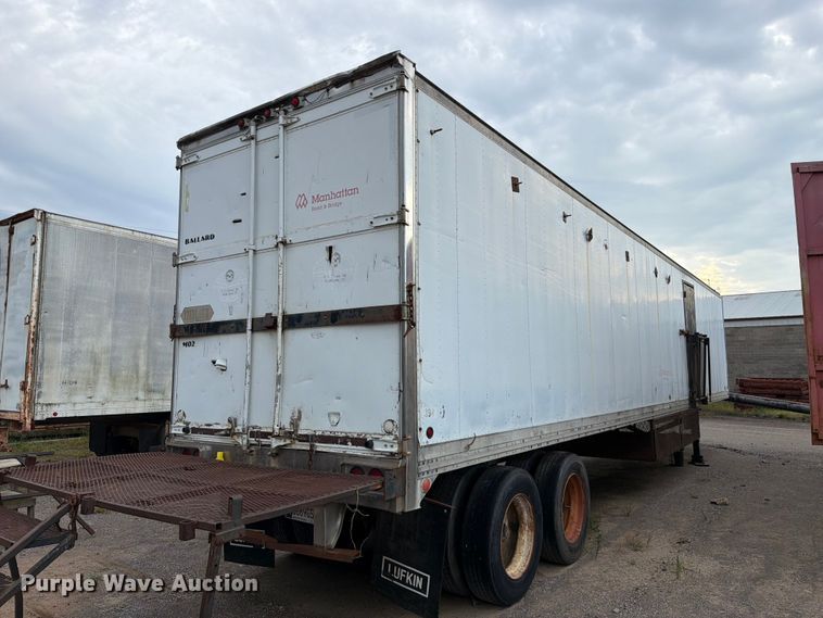 image for item FU1021 1986 Utility VS2R dry van trailer