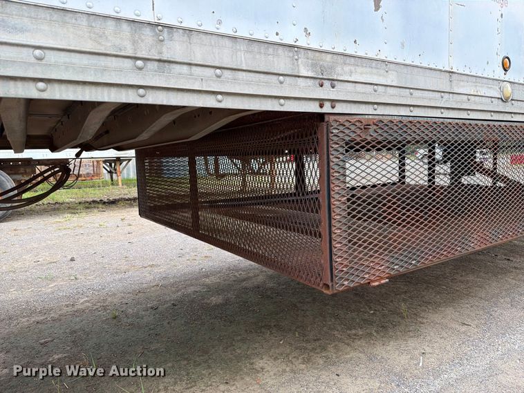 image for item FU1021 1986 Utility VS2R dry van trailer