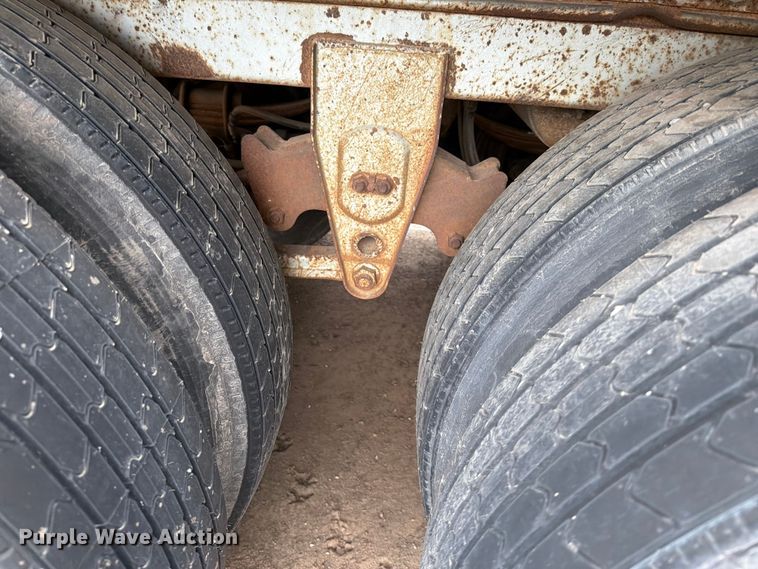 image for item FU1021 1986 Utility VS2R dry van trailer