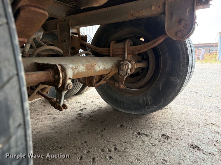 image for item FU1021 1986 Utility VS2R dry van trailer