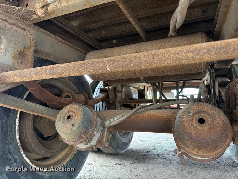 image for item FU1021 1986 Utility VS2R dry van trailer