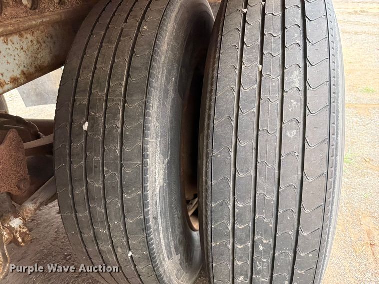 image for item FU1021 1986 Utility VS2R dry van trailer