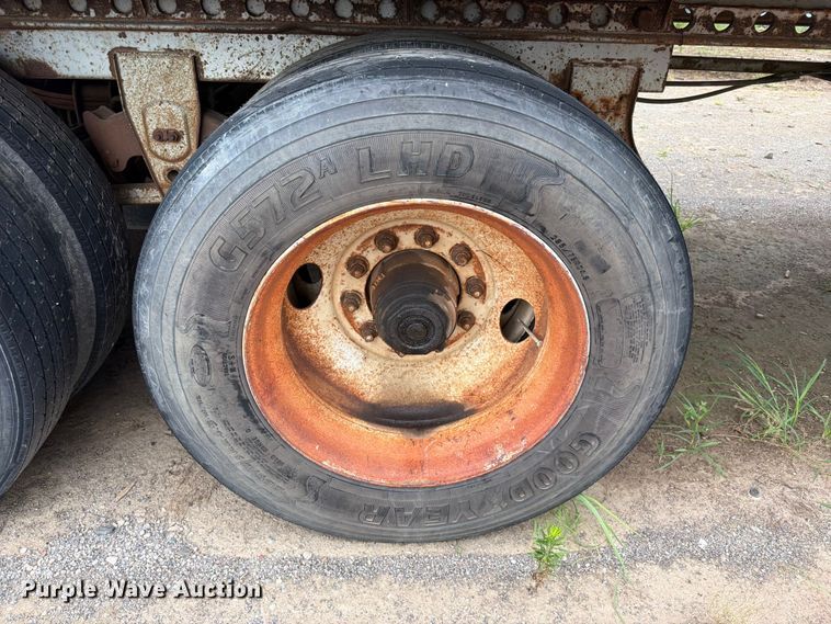 image for item FU1021 1986 Utility VS2R dry van trailer
