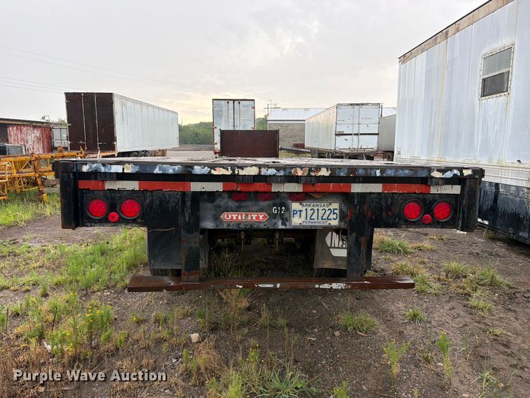 image for item FU1024 1989 Utility Trailer Manufacturer FS2CH5 flatbed trailer