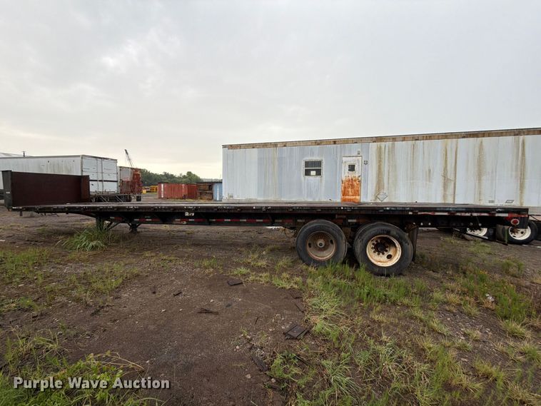 image for item FU1024 1989 Utility Trailer Manufacturer FS2CH5 flatbed trailer