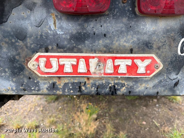 image for item FU1024 1989 Utility Trailer Manufacturer FS2CH5 flatbed trailer