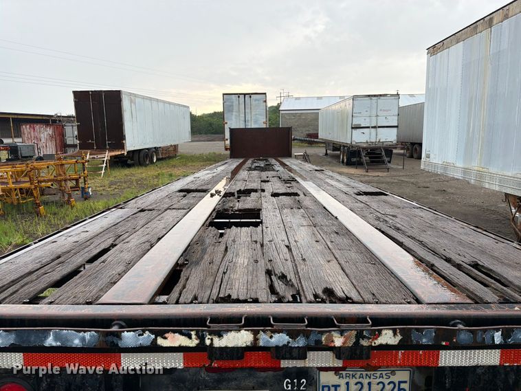 image for item FU1024 1989 Utility Trailer Manufacturer FS2CH5 flatbed trailer