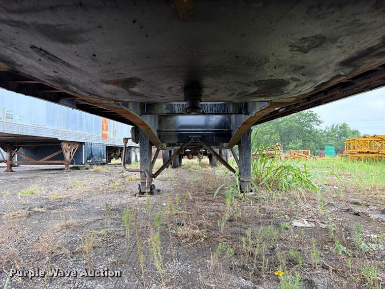 image for item FU1024 1989 Utility Trailer Manufacturer FS2CH5 flatbed trailer