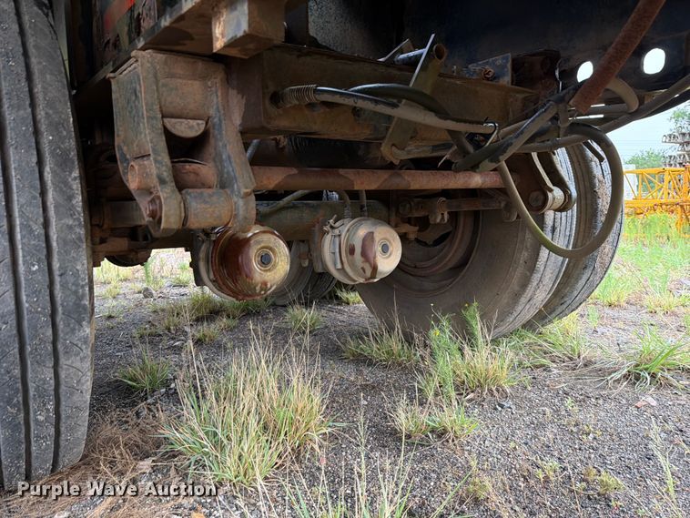 image for item FU1024 1989 Utility Trailer Manufacturer FS2CH5 flatbed trailer
