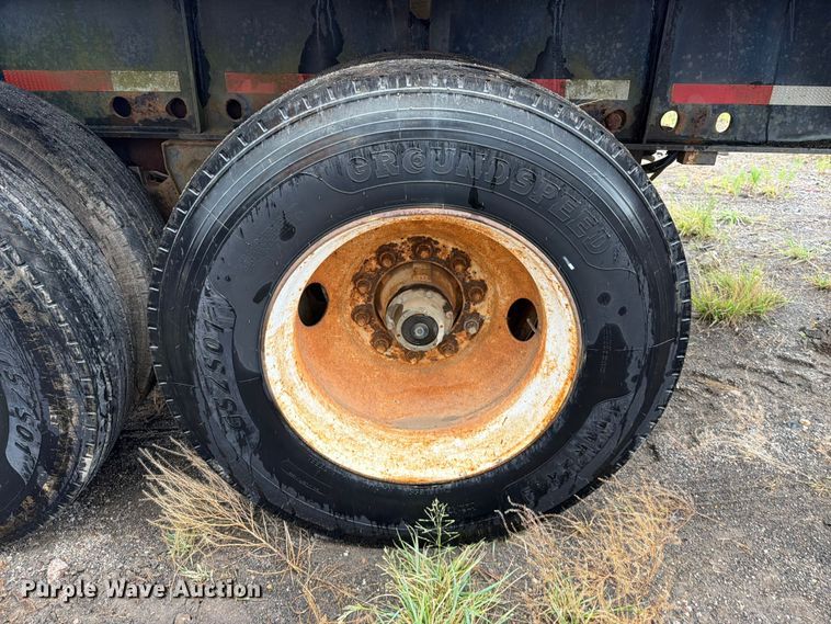 image for item FU1024 1989 Utility Trailer Manufacturer FS2CH5 flatbed trailer