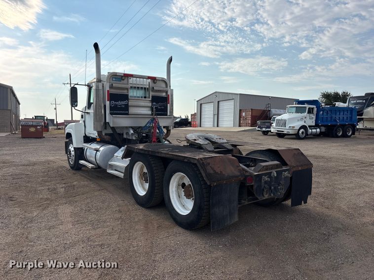 image for item JM9421 2007 Mack CHN semi truck