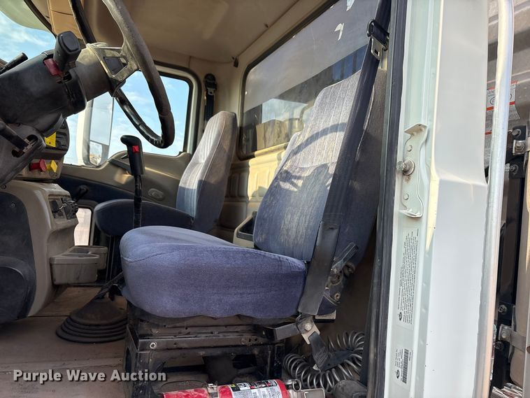 image for item JM9421 2007 Mack CHN semi truck
