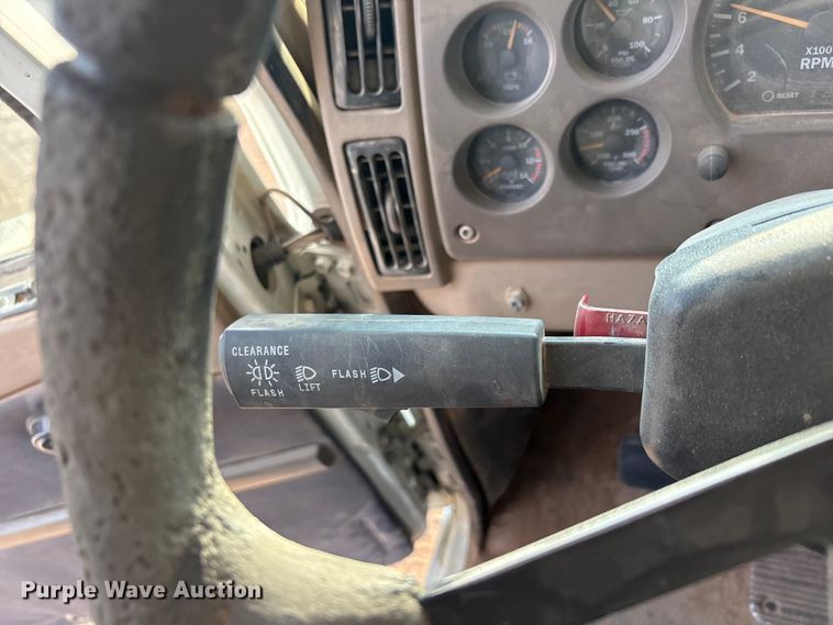 image for item JM9421 2007 Mack CHN semi truck